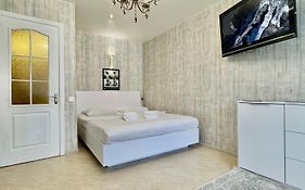 Apartpoltava Смак Італії У Самому Центрі Полтави , Білосніжна Студія В Новобудові, Банківський Чек